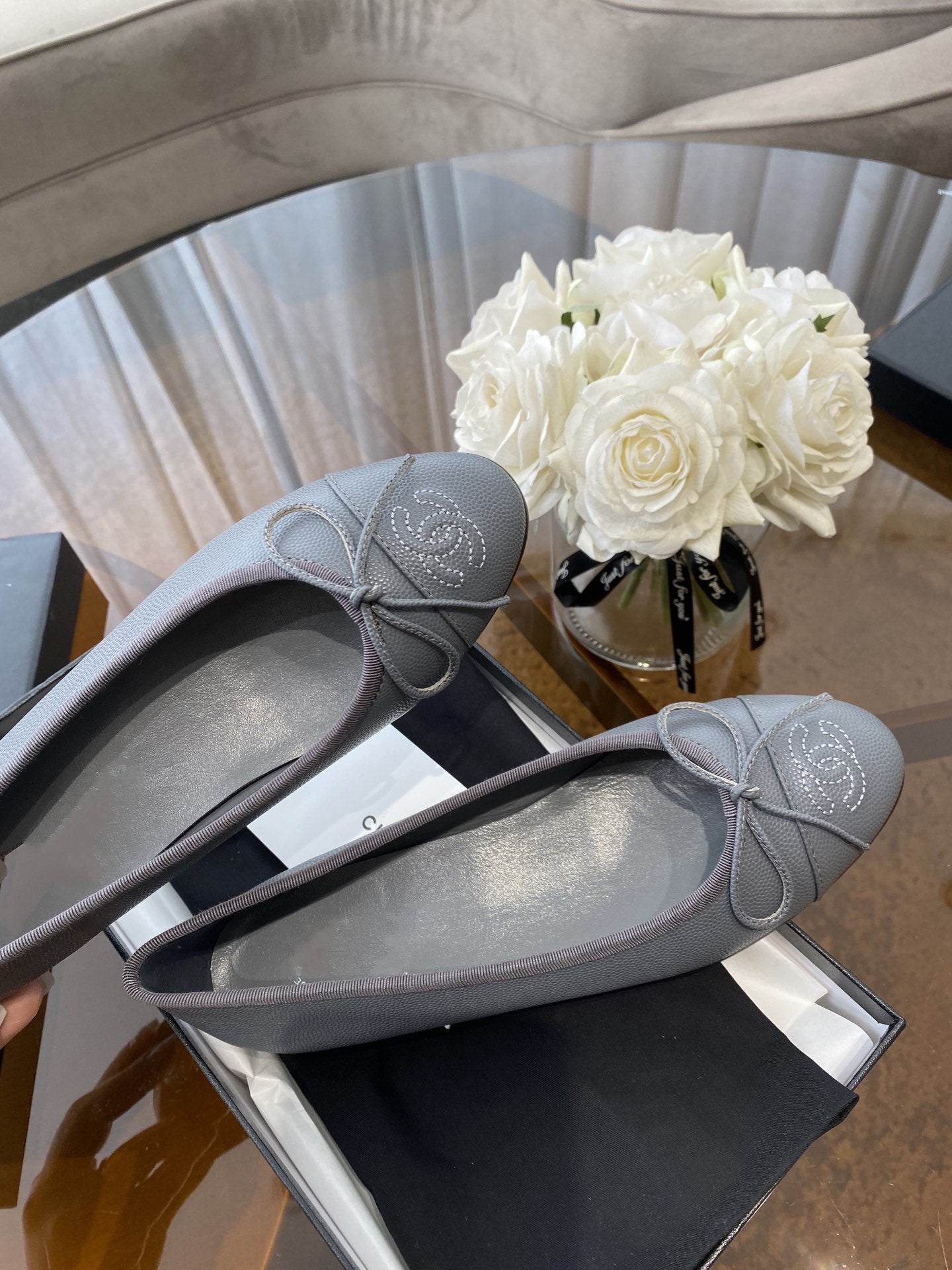 BALLET FLATS GREY GRAINED CALFSKIN