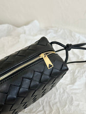 BV LOOP SMALL 23CM BLACK CALFSKIN