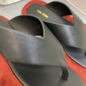 THE ROW 26S GINZA THONG SANDALS IN BLACK CALFSKIN AND BURGUNDY RED SUEDE