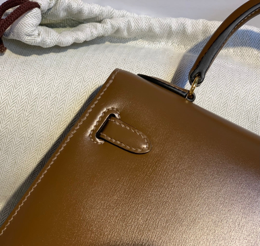 KELLY MINI 20 BAG IN CHOCOLATE BROWN SMOOTH CALFSKIN WITH GOLD HARDWARE