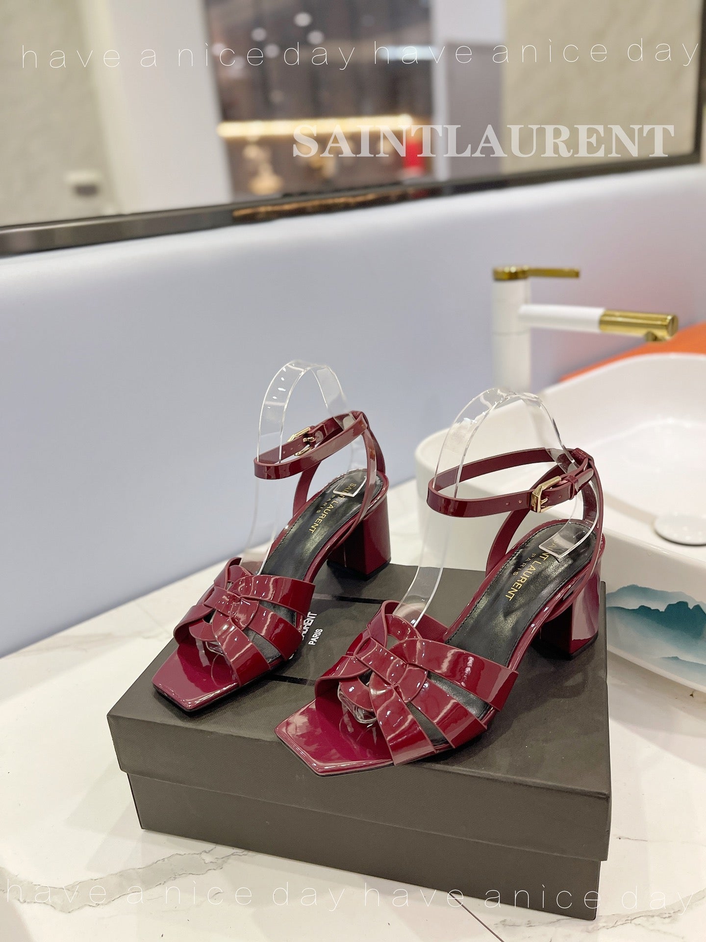 SL TRIBUTE SANDAL GLOSSY BERRY CALFSKIN