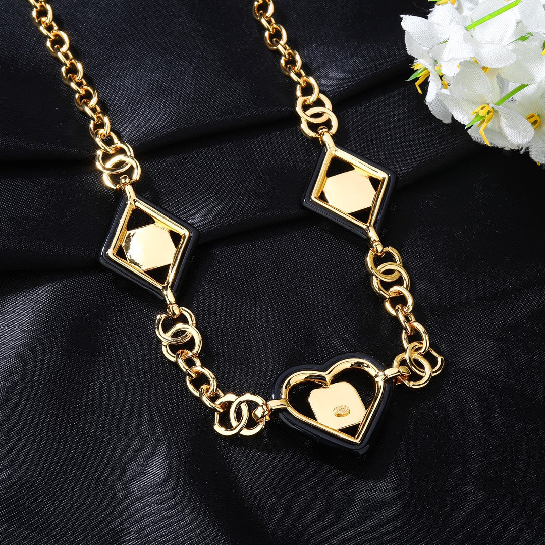 CHANEL 25S CHAIN BELT IN GOLD METALLIC STONE-EMBELLISHED 612713