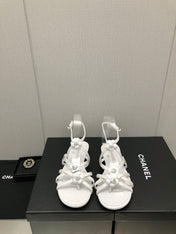 FLORAL FLAT SANDAL IN WHITE LAMBSKIN