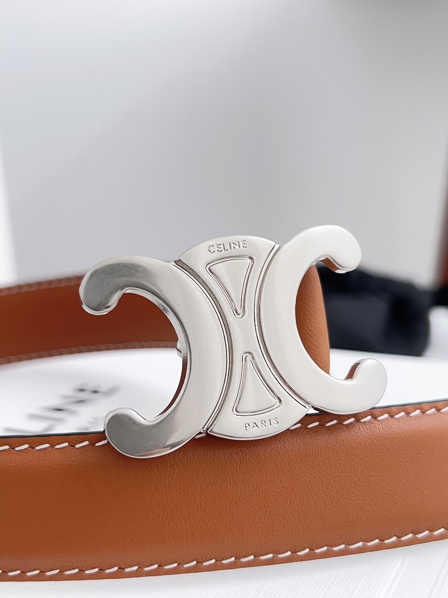 CELINE 26S BELT 25 MM IN BROWN CALFSKIN 672023