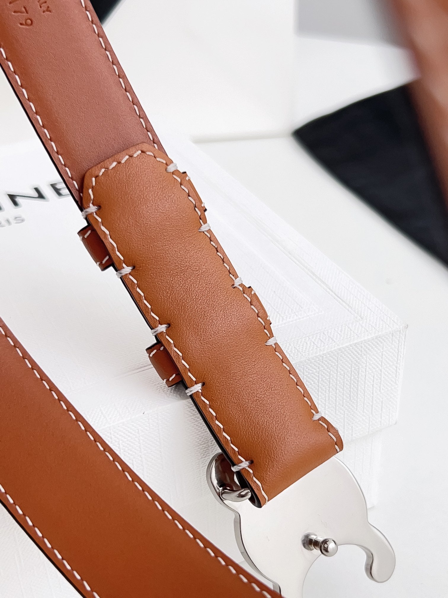 CELINE 26S BELT 25 MM IN BROWN CALFSKIN 672023