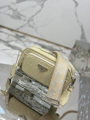 CAMERA BAG 23 IN CREAM WRINKLED LAMBSKIN