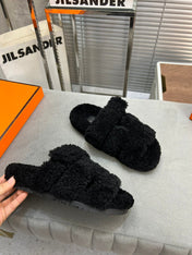 CHYPRE SLIPPERS IN BLACK LAMB WOOL