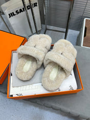 CHYPRE SLIPPERS IN BISQUE BEIGE LAMB WOOL