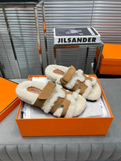 CHYPRE SLIPPERS IN BEIGE LAMB WOOL AND PERU BROWN SUEDE