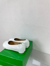 ATOMIC BALLERINA FLAT IN WHITE CALFSKIN
