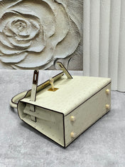 KELLY BAG 20 IN WHITE CREAM OSTRICH LEATHER WITH GOLD HARDWARE