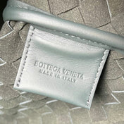 INTRECCIATO 62 CABIN DUFFLE IN BLACK FOREST CALFSKIN