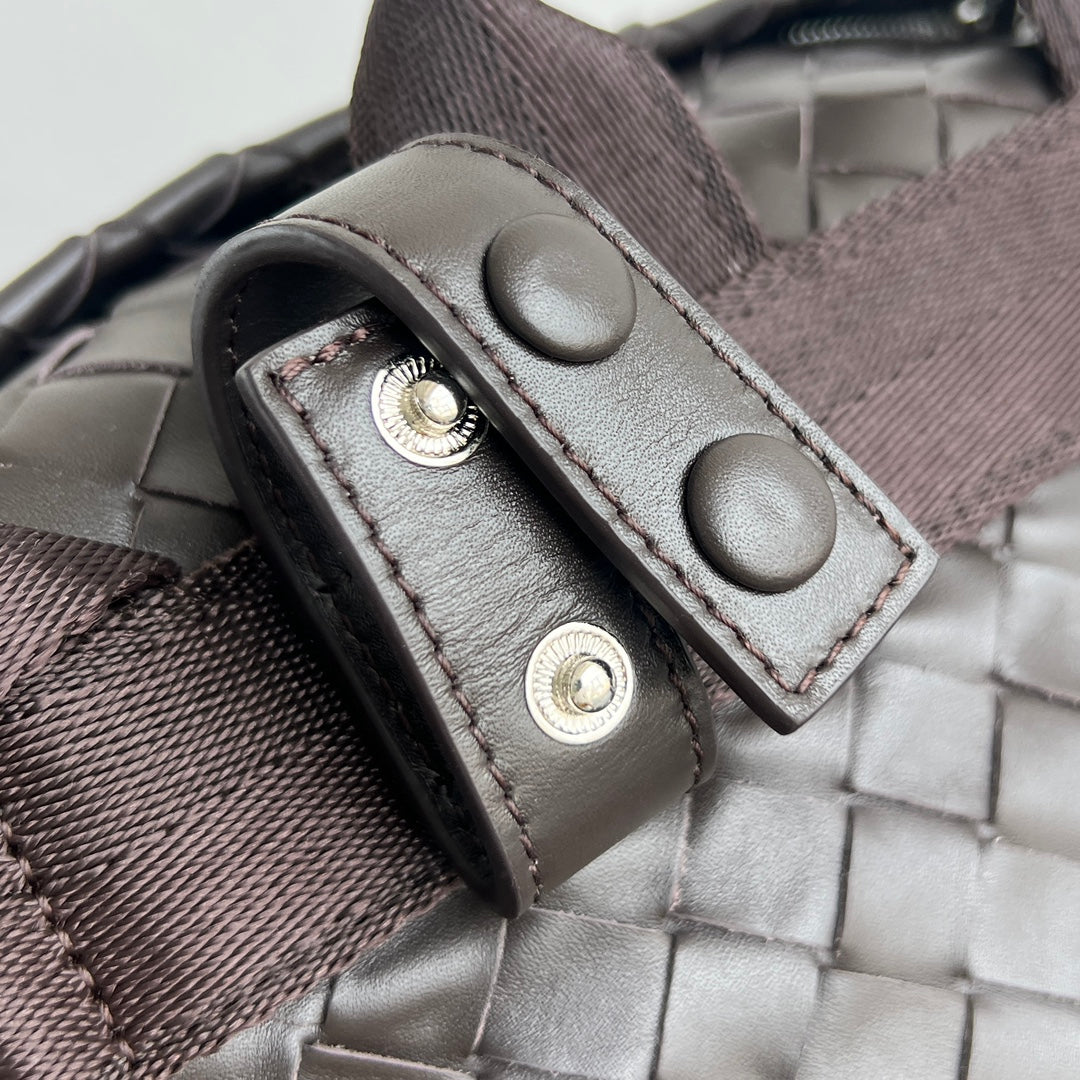 POSTINO BAG 30 IN HICKORY BROWN CALFSKIN