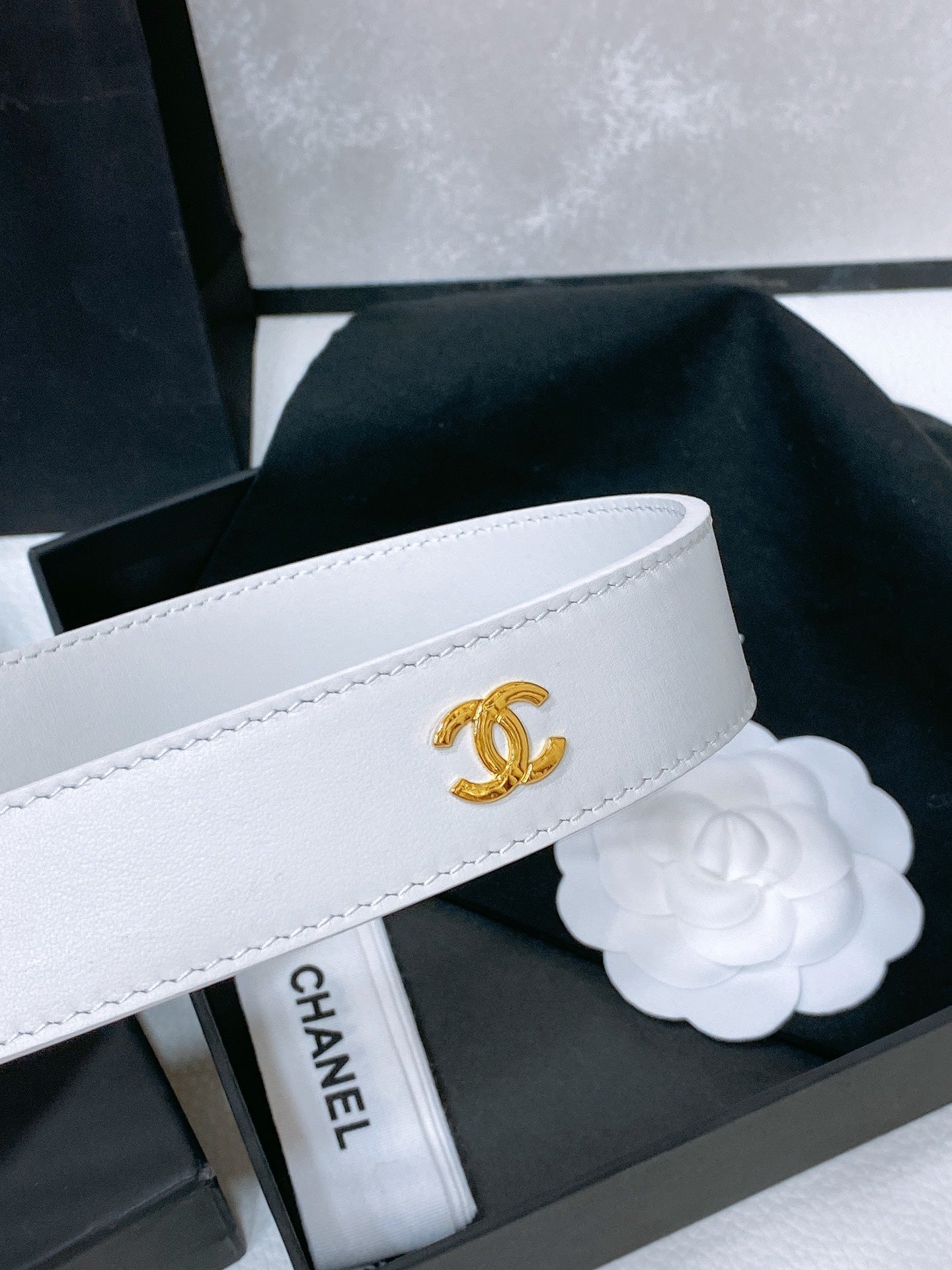 CHANEL 26S BELT 30 MM IN WHITE CALFSKIN 670901