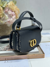 SMALL 19 MONTAIGNE AVENUE TOP HANDLE BAG BLUE DIOR OBLIQUE JACQUARD AND BLACK SMOOTH CALFSKIN 221158