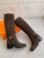 HM 25S TALL BOOTS 50 MM IN DARK BROWN SUEDE WITH GOLD HARDWARE