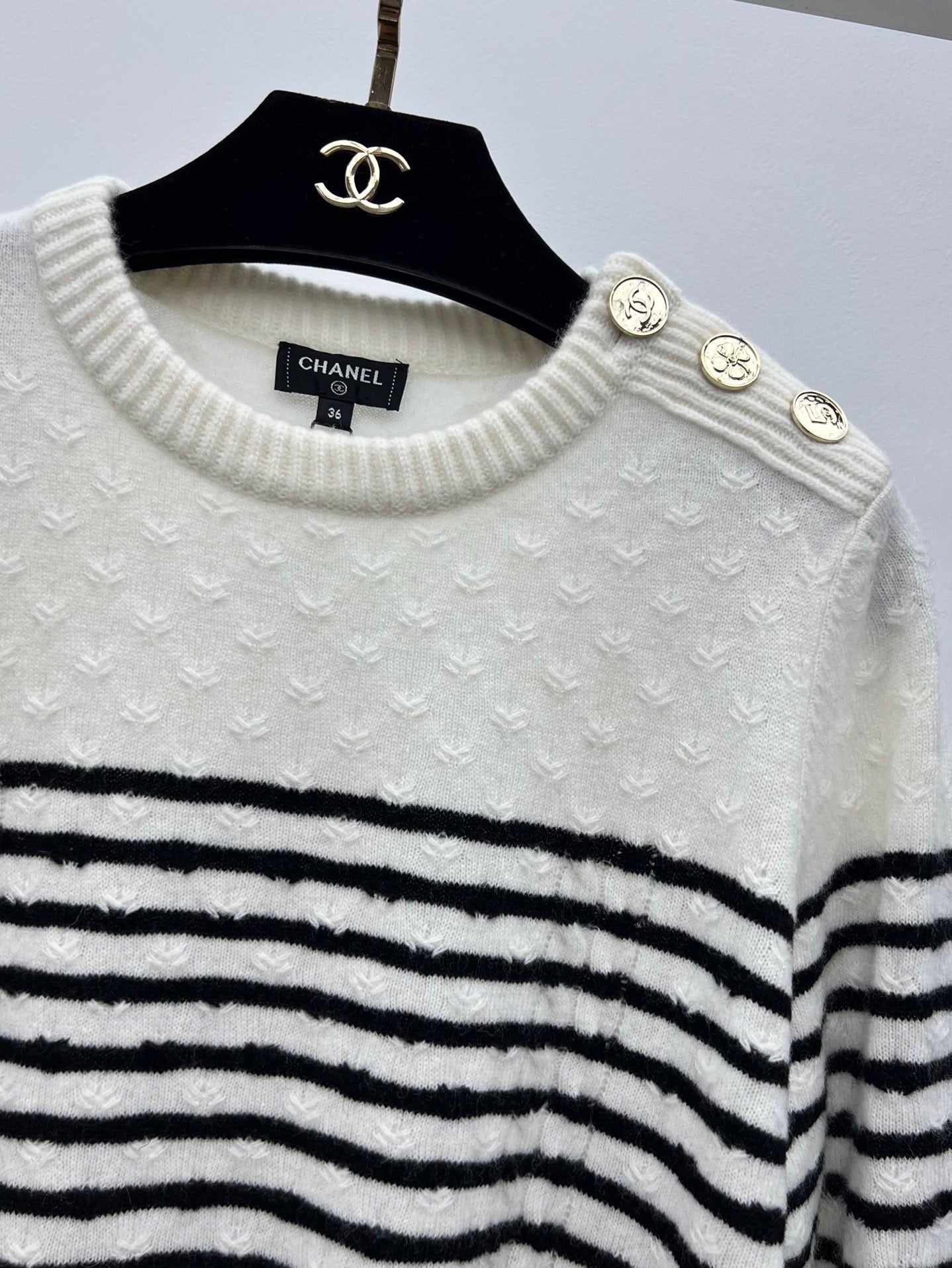 CHANEL 25S SWEATER STYLE 166