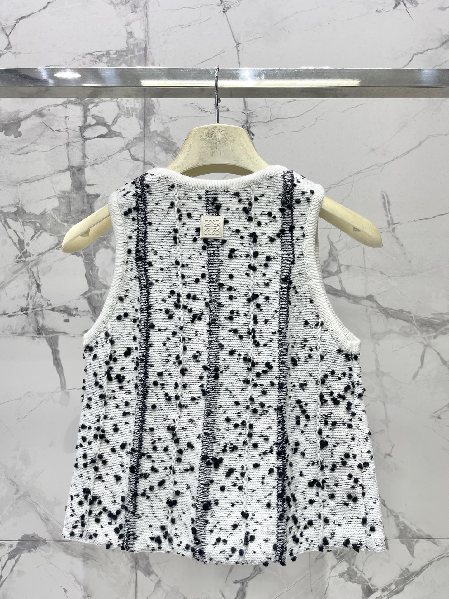 LOEWE SLEEVELESS KNIT TOP STYLE 17