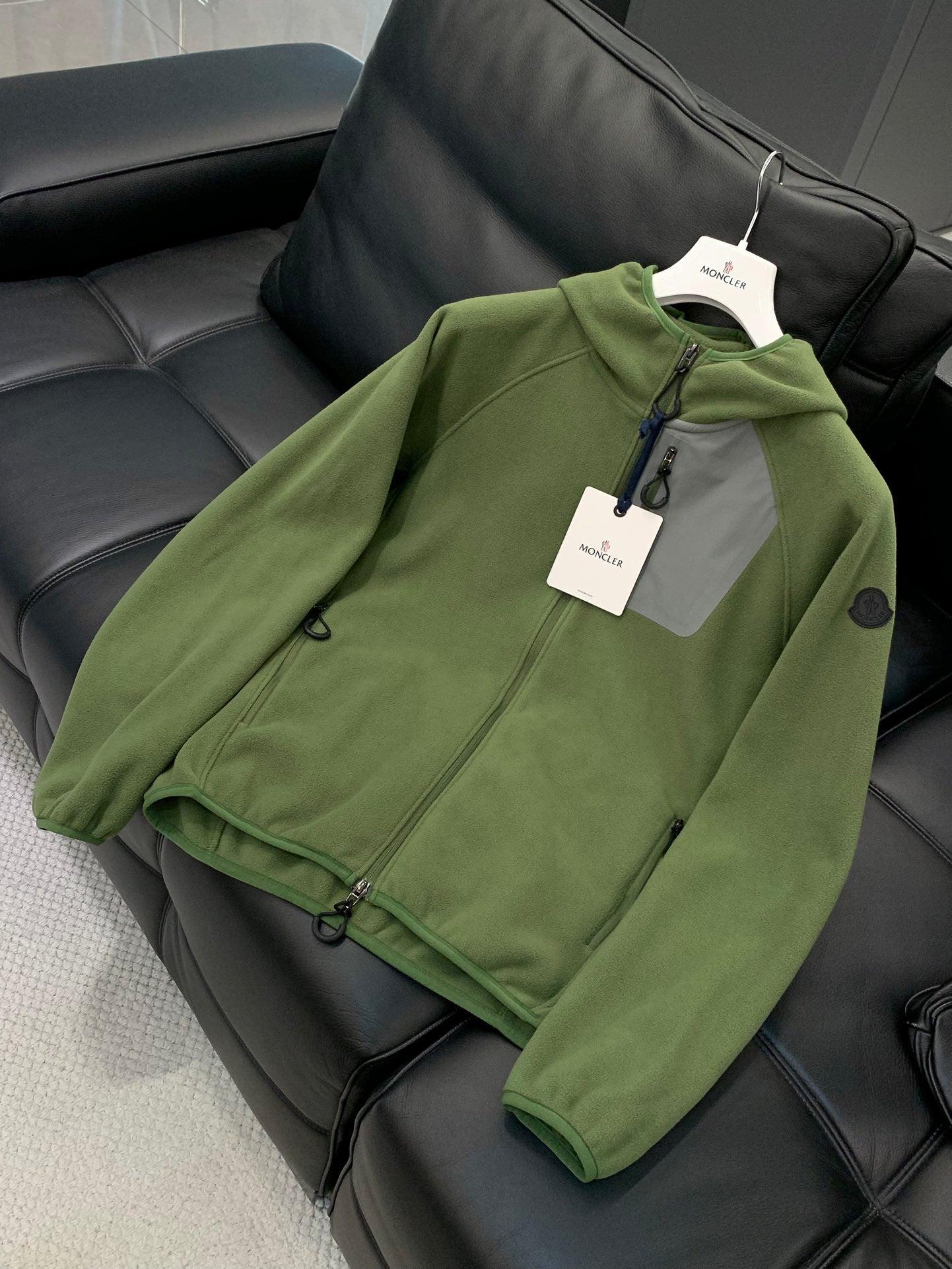 MONCLER 25S HOODED SWEATSHIRT 443