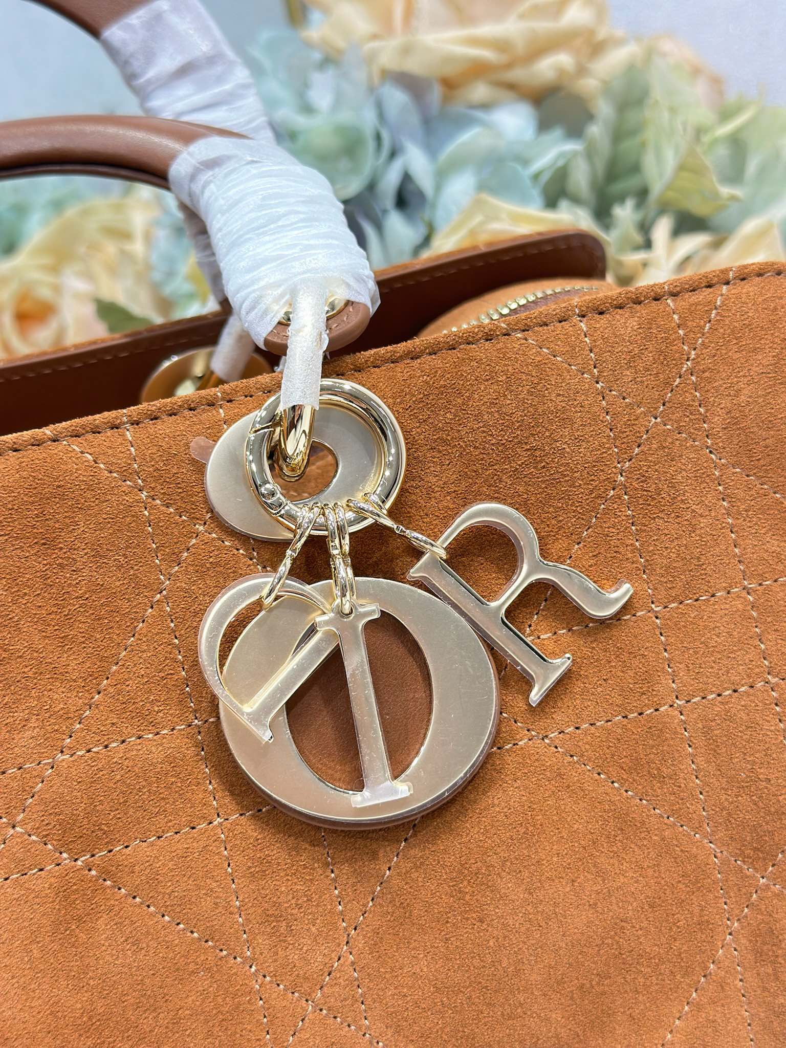DIOR 26S CANNAGE GRANVILLE BAG 34 IN LIGHT BROWN SUEDE