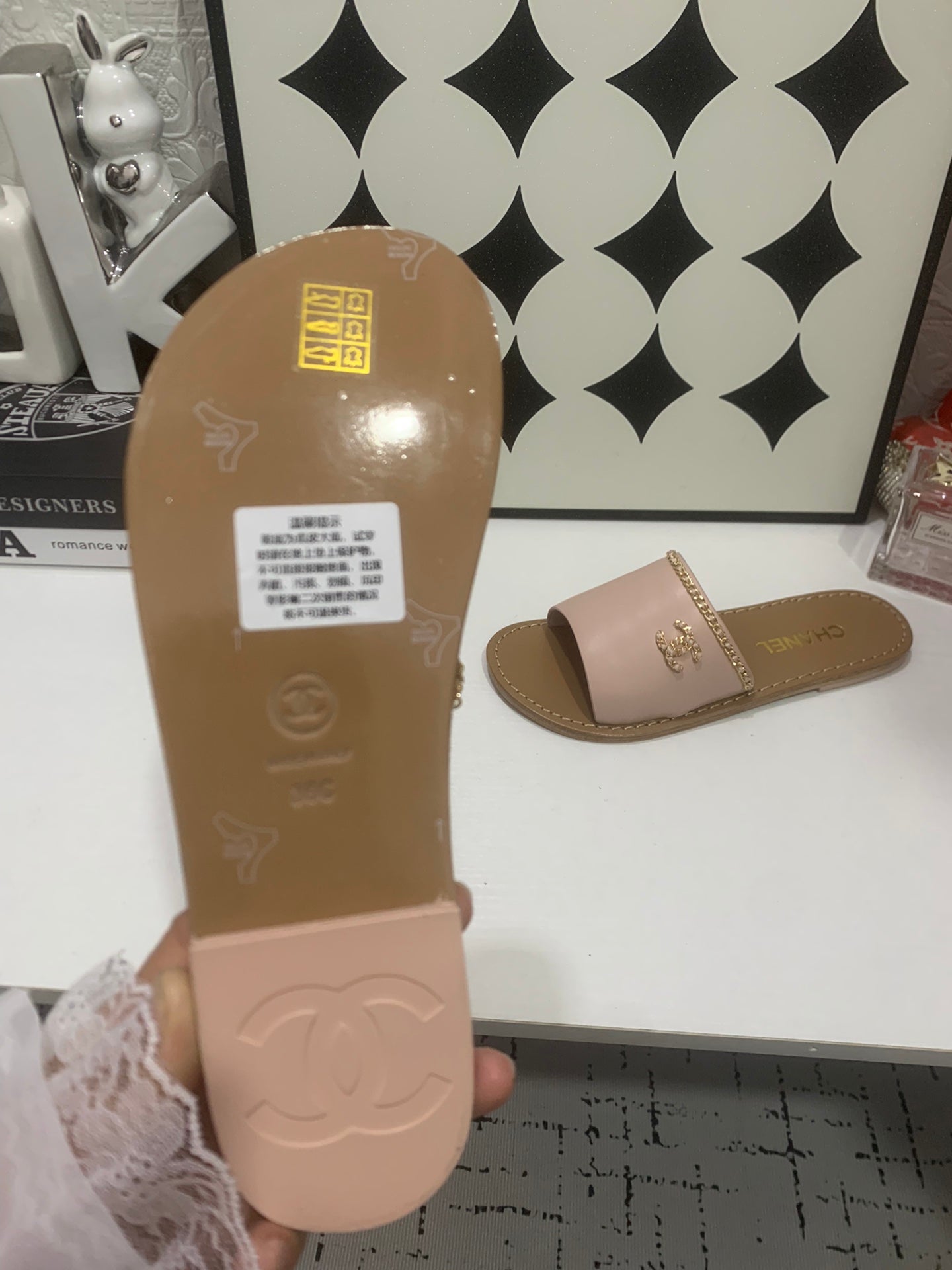 CHANEL 26S SANDALS IN TAUPE PINK CALFSKIN GOLD-TONE CHAIN DETAIL