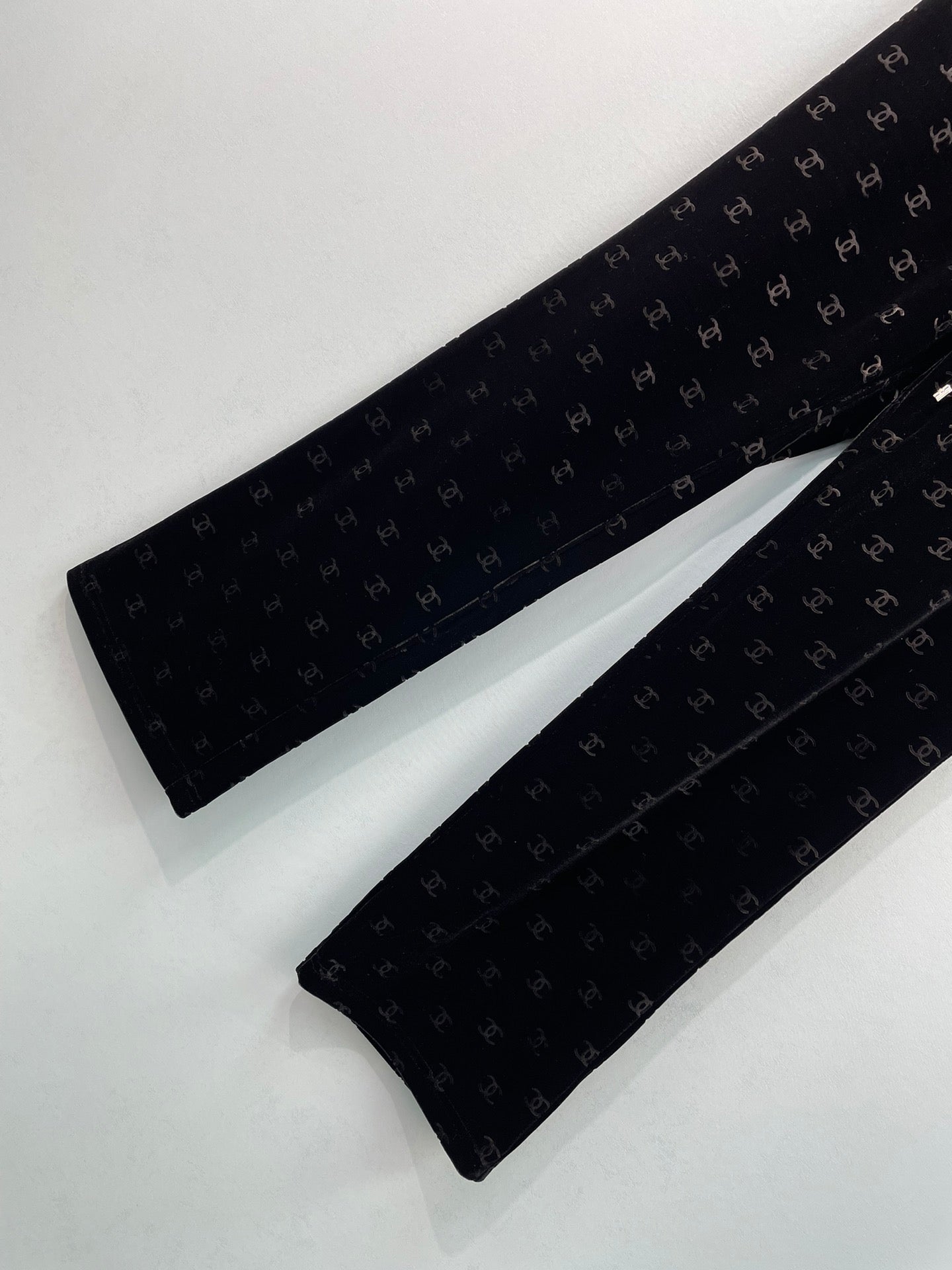 CHANEL 26S MONOGRAM PANTS 1742