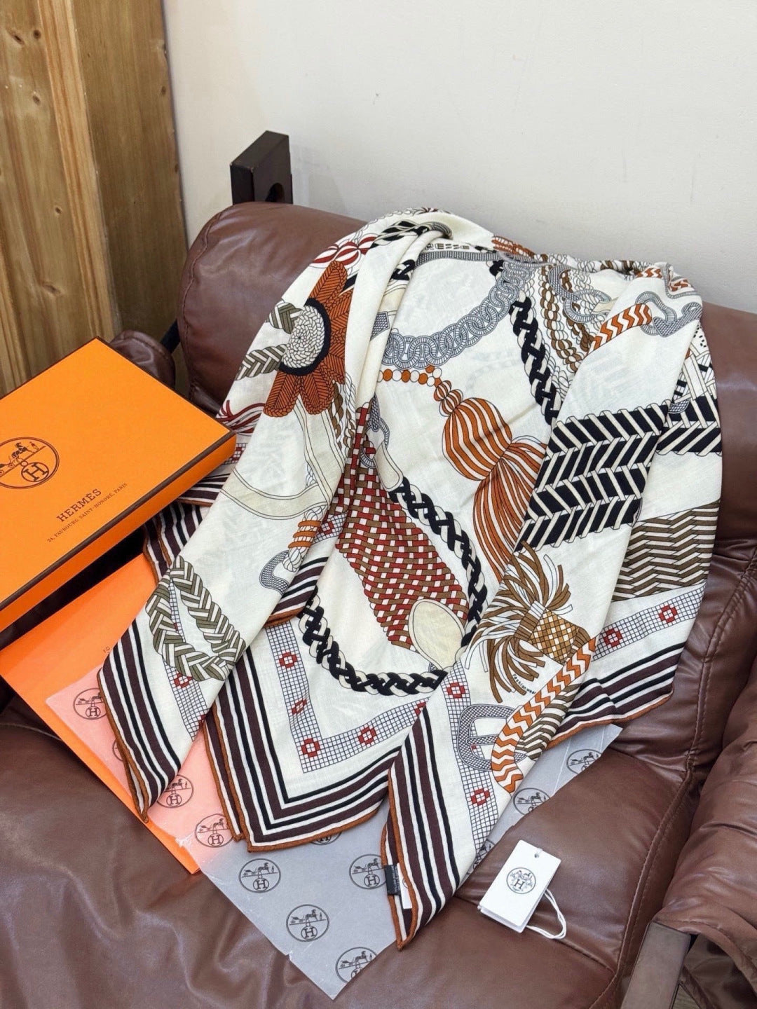 HERMES 26S PRINTED SQUARE SCARF 135 IN CASHMERE AND SILK 307243