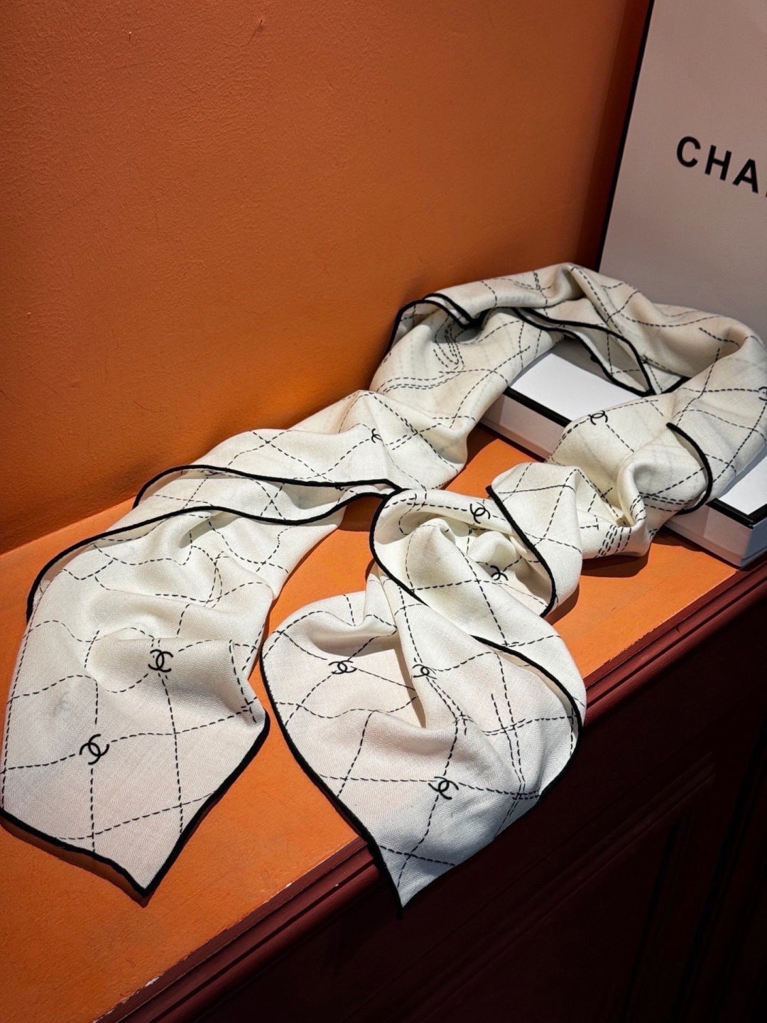 CHANEL 26S SCARF 140 IN CASHMERE AND SILK 307248