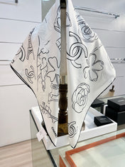 CHANEL 26S SCARF 90 IN SILK 309928