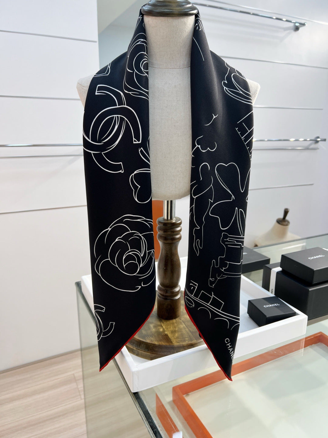 CHANEL 26S SCARF 90 IN SILK 309929