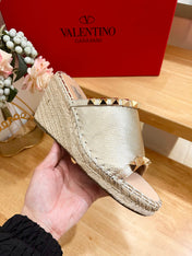 LACE-UP WEDGE SANDALS IN SILVER CALFSKIN WITH STUDS