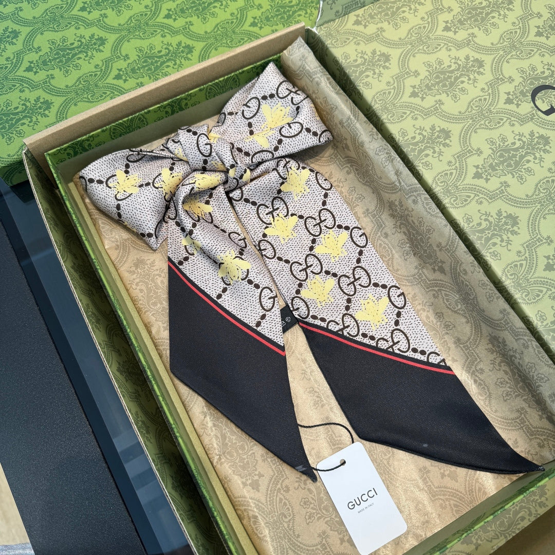 GUCCI 26S SCARF 90 IN SILK 225231