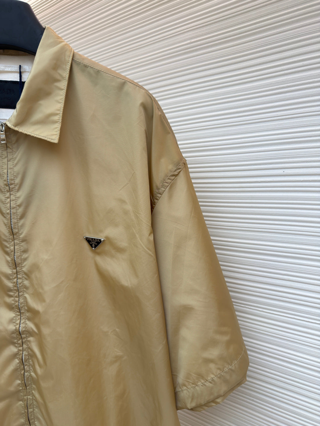PRADA 26S SHORT-SLEEVE ZIP-UP SHIRT 1031