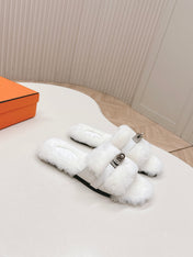 HM 25S ORAN SANDAL IN WHITE SHEARLING WITH SILVER HARDWARE