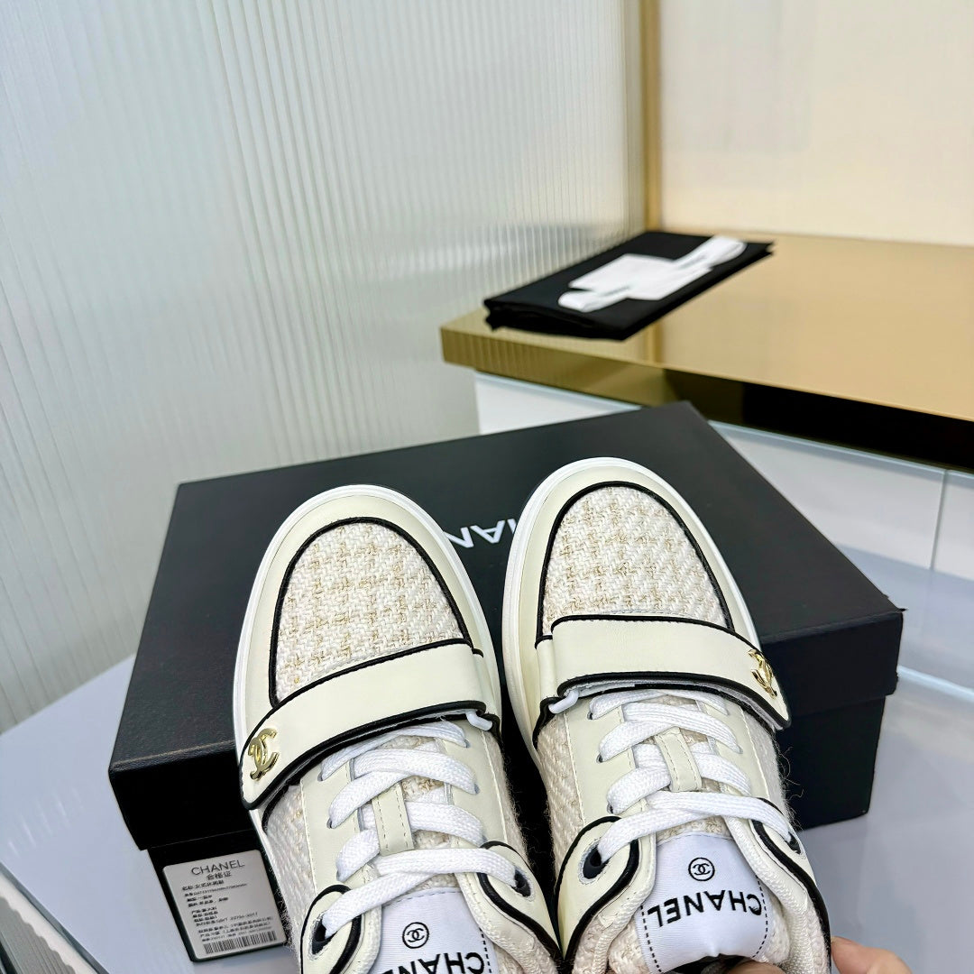 CHANEL 26S SNEAKERS IN WHITE TWEED AND CALFSKIN