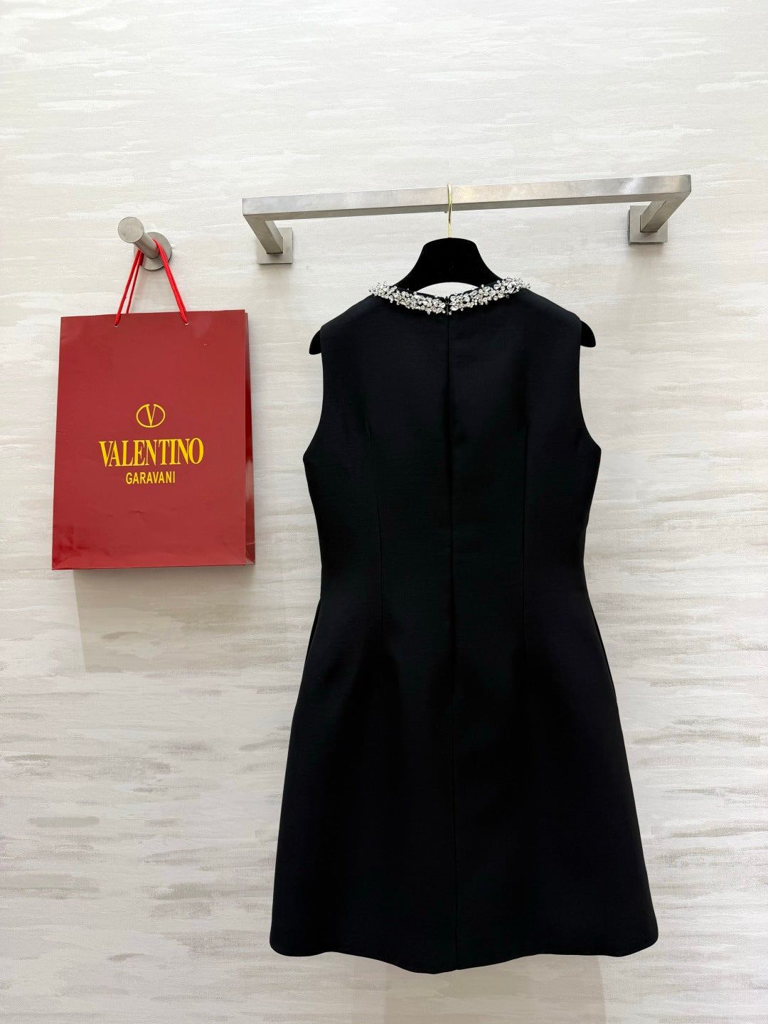 VALENTINO 26S SLEEVELESS DRESS 124