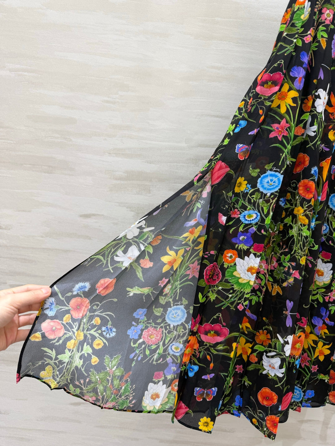 GUCCI 26S PLEATED MIDI SKIRT 397