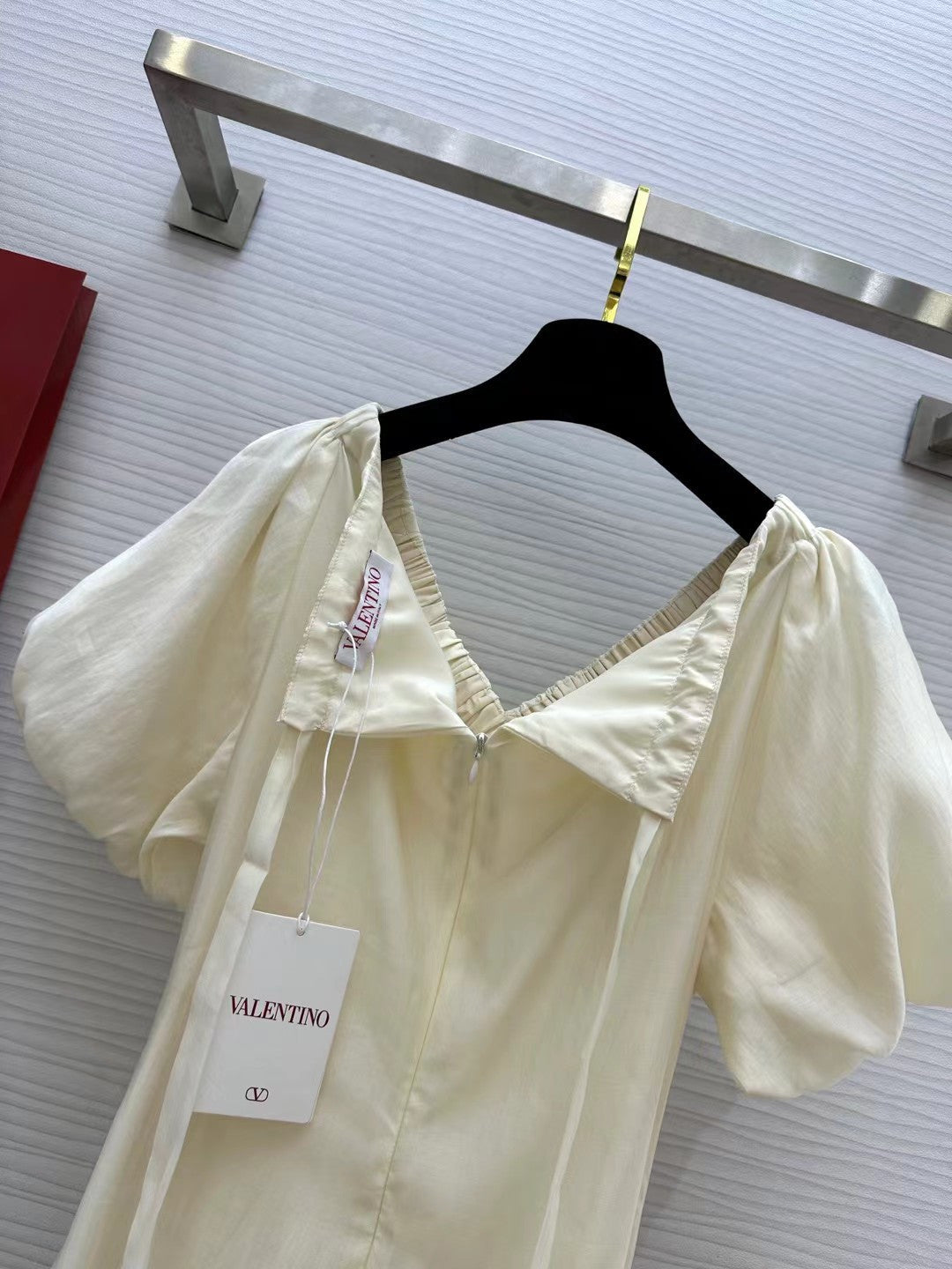 VALENTINO 26S SHORT-SLEEVE V-NECK MAXI DRESS 421
