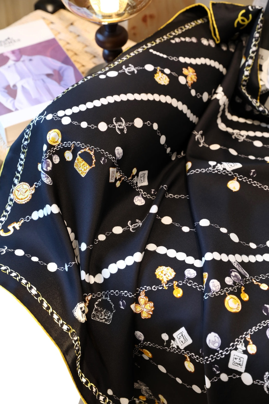 CHANEL 26S SCARF 90 IN SILK 311797