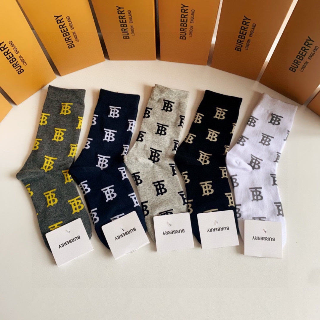 BURBERRY 26S CREW SOCKS 208891 (1 BOX)