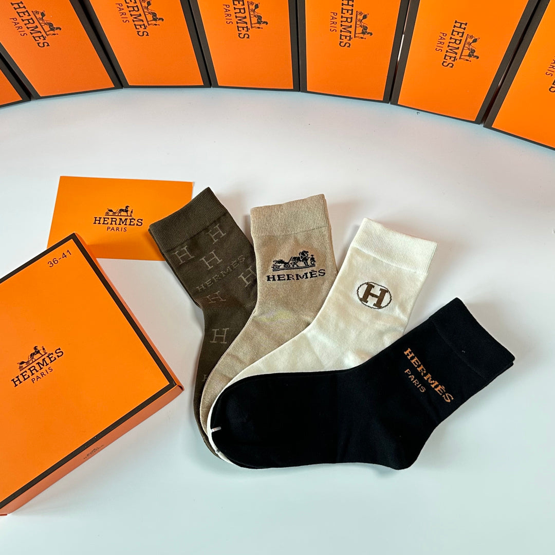 HERMES 26S CREW SOCKS 273918 (1 BOX)