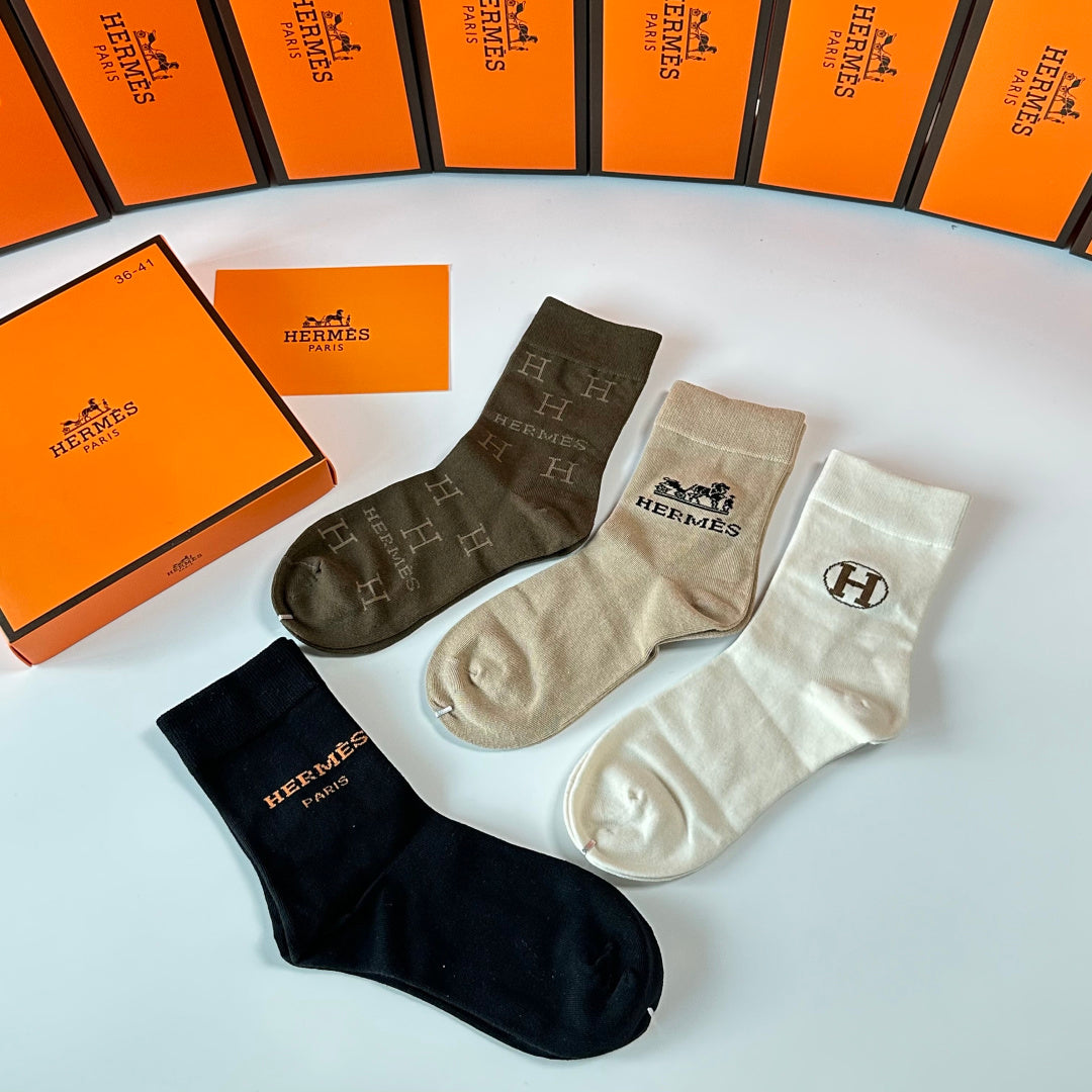 HERMES 26S CREW SOCKS 273918 (1 BOX)