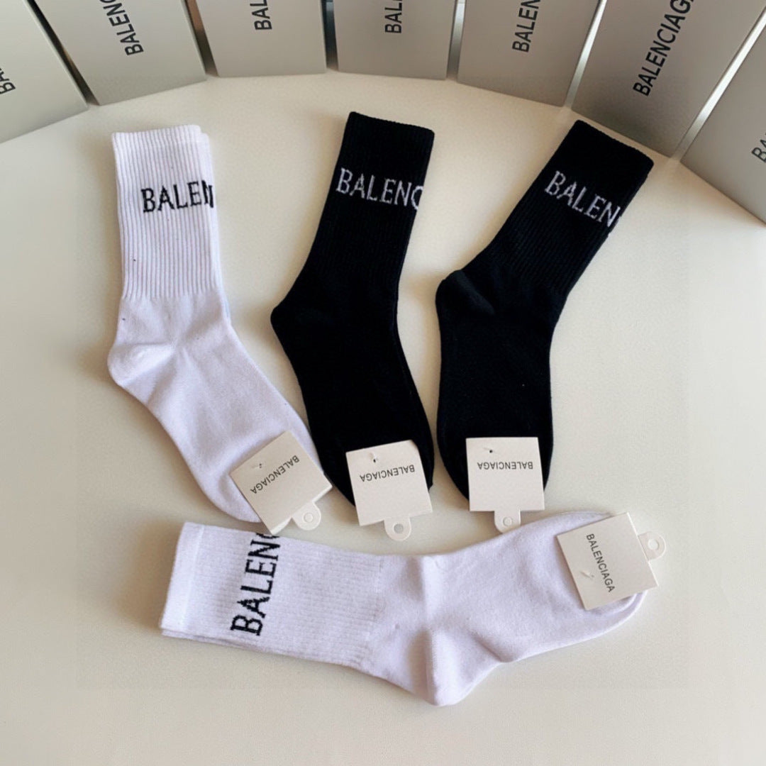 BALENCIAGA 26S CREW SOCKS 350977 (1 BOX)