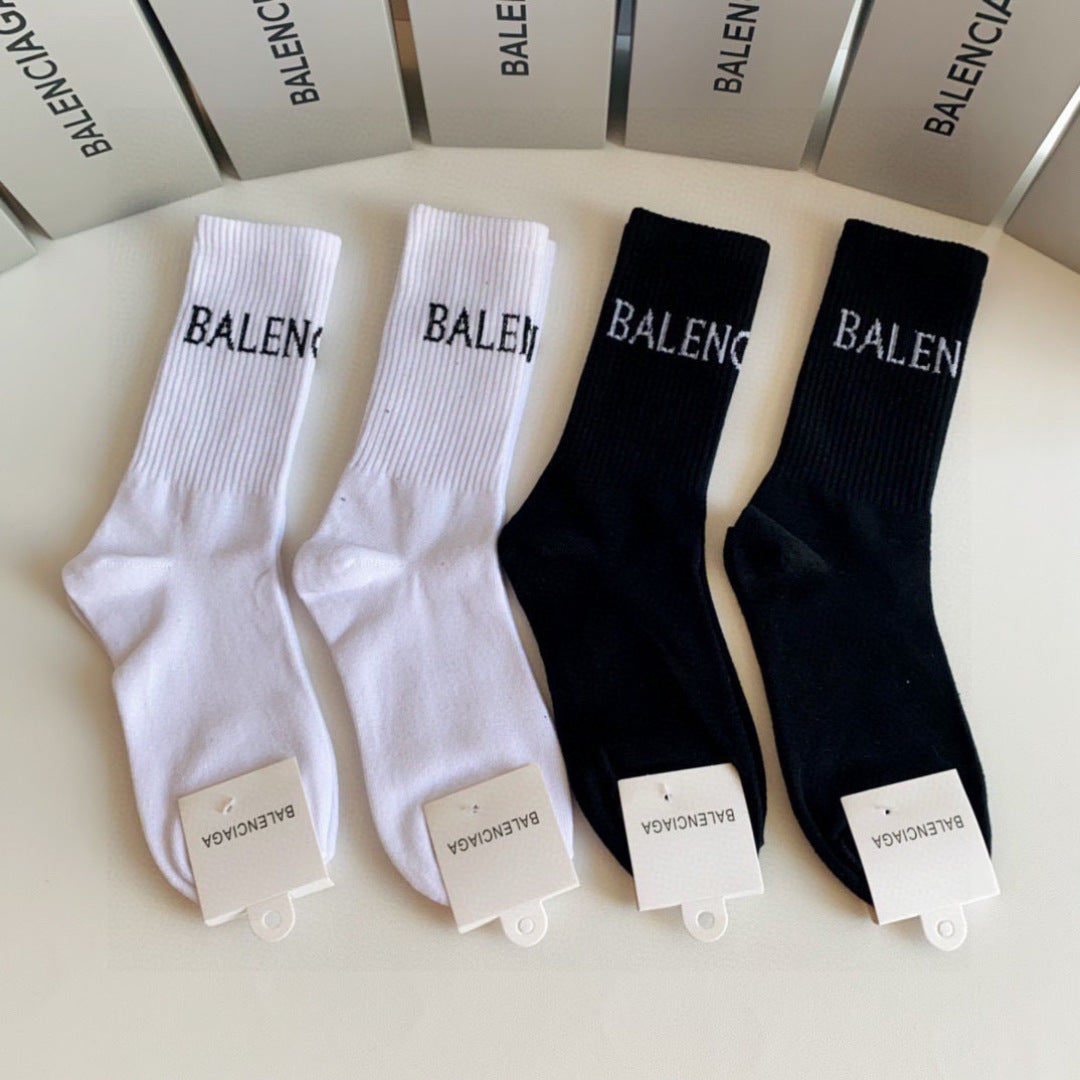 BALENCIAGA 26S CREW SOCKS 350977 (1 BOX)