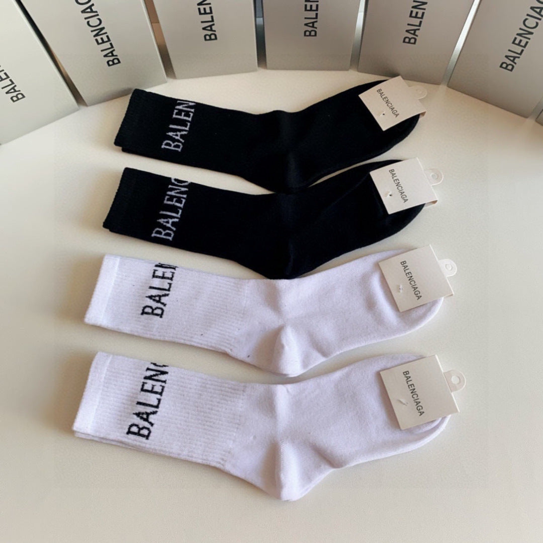 BALENCIAGA 26S CREW SOCKS 350977 (1 BOX)