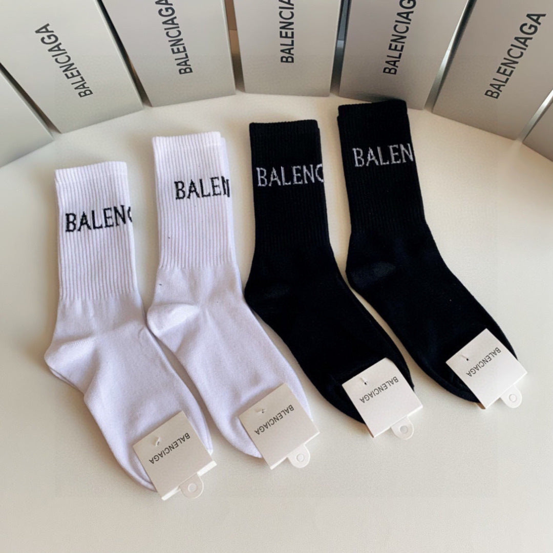 BALENCIAGA 26S CREW SOCKS 350977 (1 BOX)