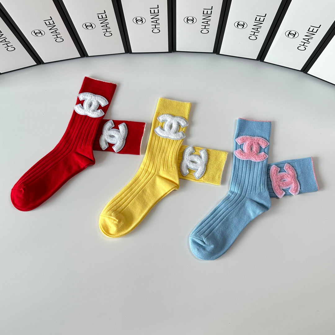 CHANEL 26S CREW SOCKS 389118 (1 BOX)