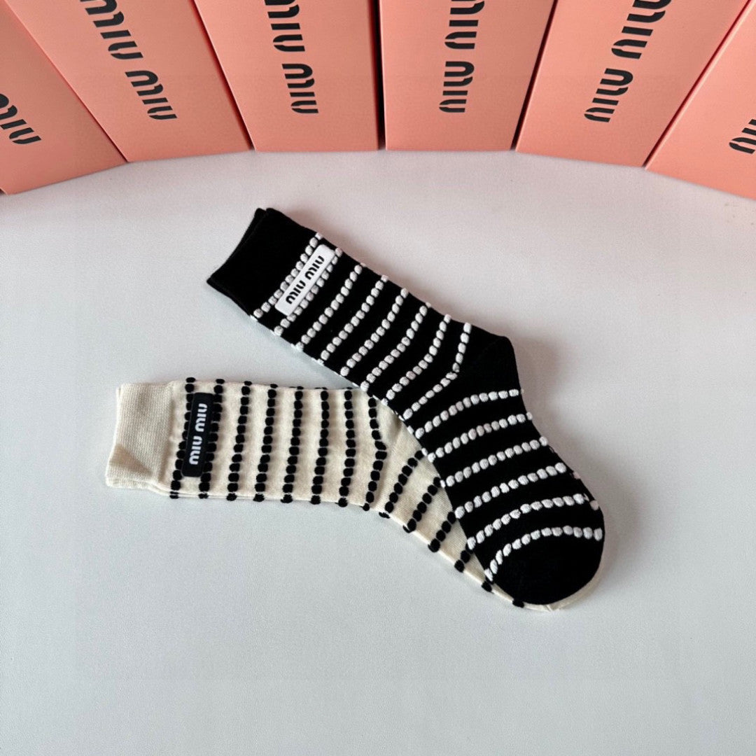 MIUMIU 26S CREW SOCKS 417719 (1 BOX)