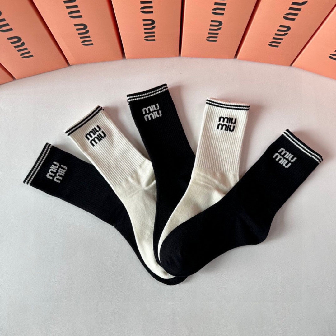 MIUMIU 26S CREW SOCKS 417721 (1 BOX)