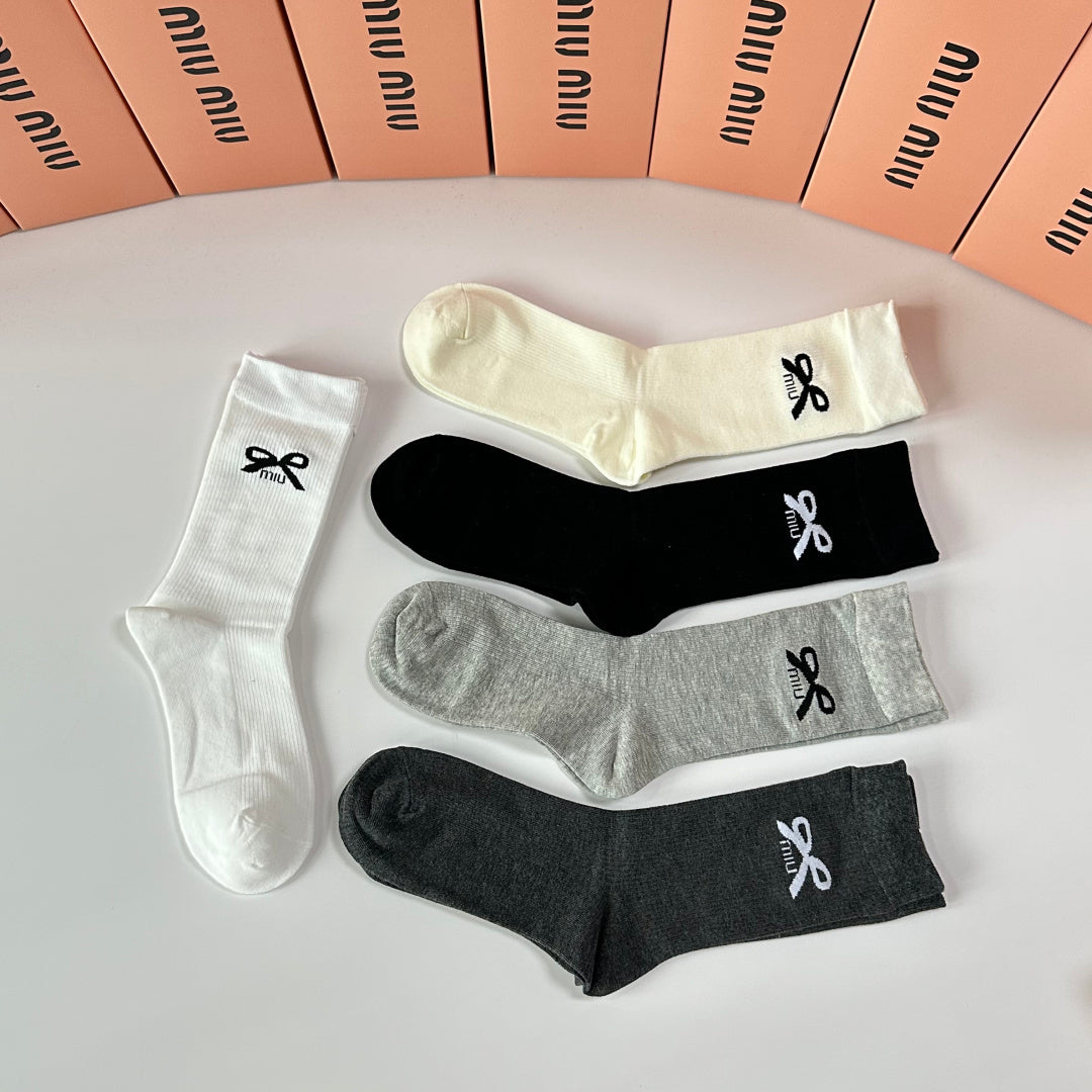 MIUMIU 26S CREW SOCKS 417722 (1 BOX)